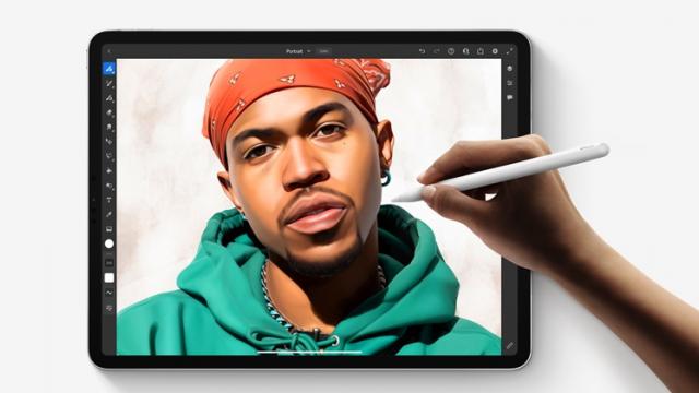 <b>Preț și disponibilitate Apple iPad Pro 11 (2021) în România</b>Mult așteptatul eveniment Apple de primăvară nu a dezamăgit și ne-a adus cele mai puternice iPad-uri din istorie, modele Pro 2021 care aduc la interior același procesor Apple M1 dezvoltat in-house și văzut anterior