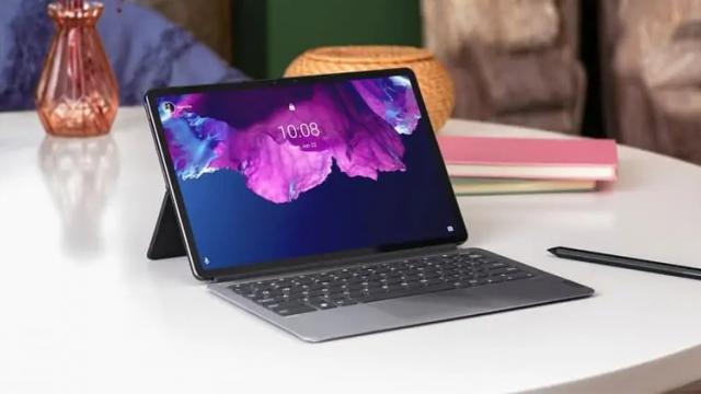 <b>Lenovo Tab M10 5G scapă în Geekbench și în Google Play Console; Tableta va debuta global și va avea CPU Snapdragon 690 și 6GB de RAM</b>Luna trecută Lenovo a confirmat că urmează să lanseze o nouă tabletă în China. Modelul ar fi Xiaoxin Pad Plus, însă varianta 5G a acesteia pare că va debuta și global sub numele Lenovo Tab M10 5G. Astăzi această tabletă și-a făcut apariția atât în Google