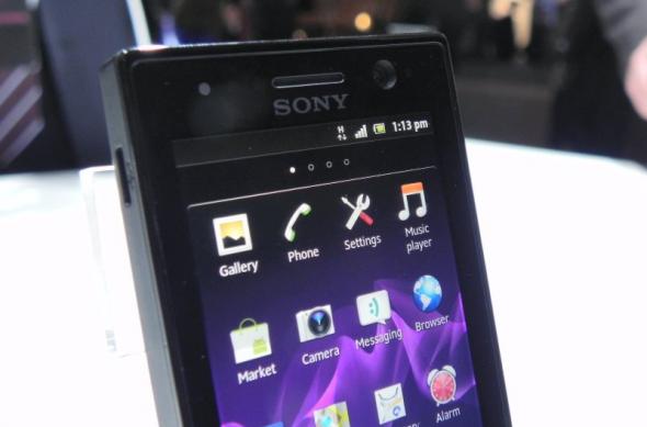 MWC 2012: Sony Xperia U preview - varianta mai mică a lui Xperia S (Video): dscn0750jpg.jpg