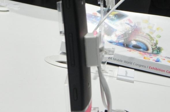 MWC 2012: Sony Xperia U preview - varianta mai mică a lui Xperia S (Video): dscn0755.jpg