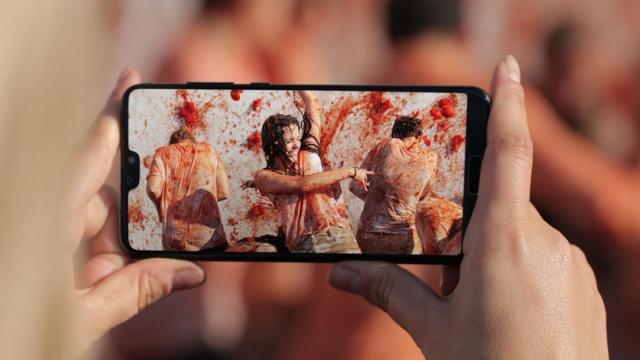 <b>Huawei începe distribuirea lui Android Pie în versiunea finală către modele P20 și P20 Pro</b>Astăzi aflăm că cei de la Huawei au dat startul actualizării la Android Pie în versiunea finală pentru smartphone-urile Huawei P20 și Huawei P20 Pro. Suntem informați că update-ul va sosi treptat în funcție de regiuni, doar că pentru moment