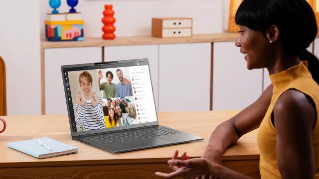 <b>Computex 2025: Acer lansează laptopurile Aspire 16 AI cu autonomie record, CPU de la Qualcomm, Intel, AMD</b>A început Computex 2025, iar Acer a ieșit la rampă cu o serie de laptopuri care pun accent serios pe AI, autonomie și eficiență. Printre noutăți se numără gama Aspire 16 AI, care vine în trei variante de procesoare: Intel Core Ultra