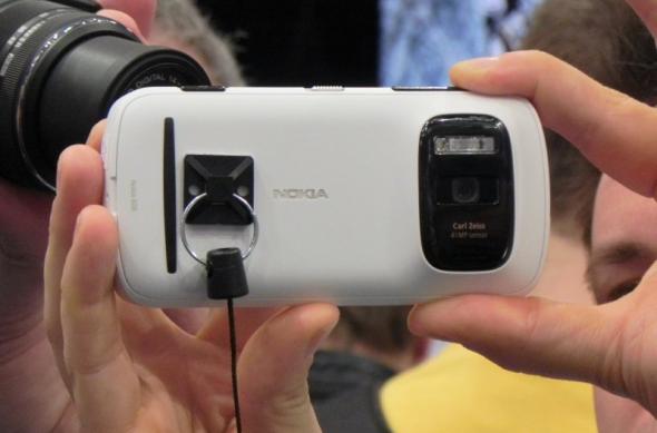 MWC 2012: Nokia 808 PureView preview - mamutul cameraphone-urilor Într-o experientă hands on Mobilissimo (Video): dscn0072jpg.jpg