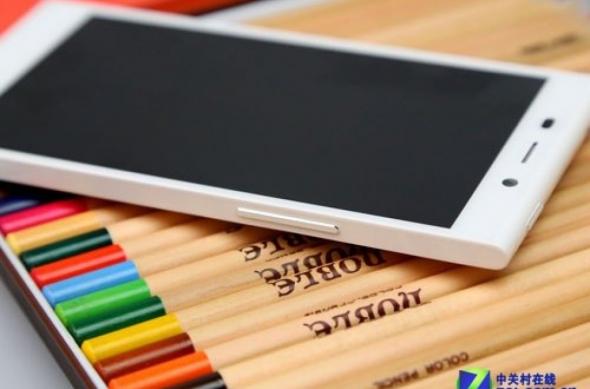 Allview X1 Xtreme Își arată performanța Într-un prim review al precursorului său: gionee_elife_e7_19.jpg