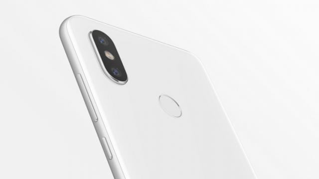 <b>Achiziția smartphone-ului Xiaomi Mi 8 de pe GearBest vă aduce o brățară Mi Band 3 cadou!</b>Descoperim astăzi o promoție nouă marca GearBest.com, campanie ce presupune oferirea unei brățări Xiaomi Mi Band 3 la achiziția unui smartphone Xiaomi Mi 8. Oferta este limitată pentru primii 2000 cumpărători și la prima vedere totul sună