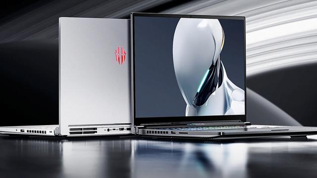<b>REDMAGIC prezintă Gaming Laptop 16 Pro: Performanțe de top și design elegant</b>REDMAGIC a făcut un pas curajos în piața laptopurilor de gaming prin introducerea modelului REDMAGIC Gaming Laptop 16 Pro. Prezentat la MWC 2024 în Shanghai, acest laptop atrage deja atenția datorită construcției de înaltă calitate și specificațiilorr