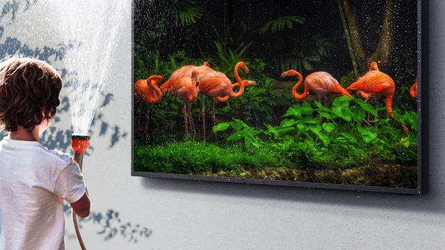 <b>The Terrace, primul televizor Samsung creat pentru exterior, ajunge la vânzare în România</b>În ultimii ani cei de la Samsung au adus pe piață și o serie de televizoare Lifestyle, aici la Mobilissimo chiar testând unul dintre aceste modele și anume The Serif - un televizor inspirat din fontul cu același nume și capabil