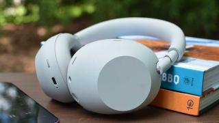 Sony pregătește încă o pereche de căști premium: WH-1000X ColleXion apar în randări