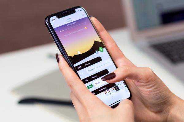 Turul Magazinelor #690: iPhone XS de 3000 de lei, aparate de fitness, lămpi UV bacteridice şi trotinete pentru livrare mâncare