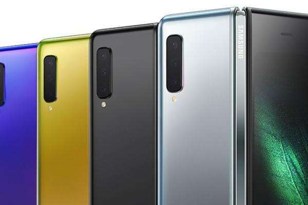 Samsung Galaxy Fold devine oficial: telefon pliabil care devine tabletă de 7 inch, cu 5G, Snapdragon 855, 6 camere