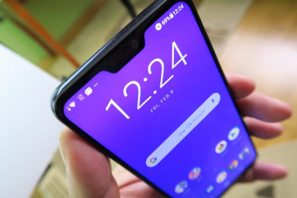 ASUS ZenFone Max Pro (M2): Display generos, luminos, foarte aproape de cota de 500 LUX