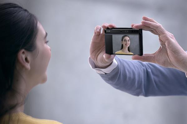 MWC 2019: Huawei Mate X devine oficial: telefon pliabil de 8 inch, cu 5G şi preţ de 2300 de euro