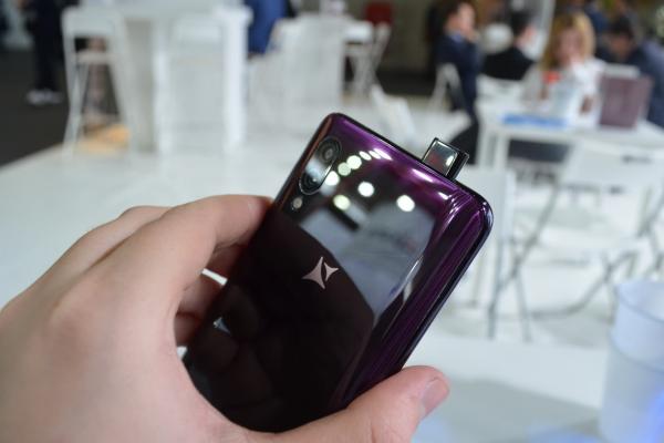 MWC 2019: Allview X6 Xtreme - Prezentare hands-on a noului flagship cu camera periscop, Android Pie (Video)
