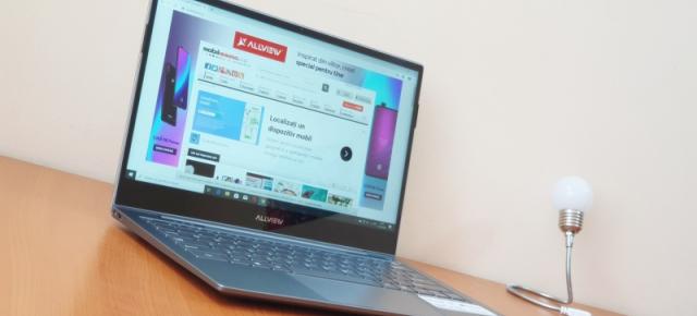 Allview AllBook Q Review: Laptop-ul de 13.3 inch pe care îl poți lua cu tine oriunde grație suportului 4G