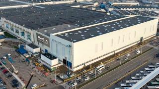 Constructorii chinezi intră în fabricile auto ale Europei – precedentul Ford–Geely din Valencia arată ce ar putea însemna această schimbare pentru Dacia Mioveni și Ford Craiova