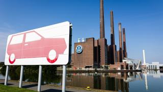 Cinci ore de muncă în plus pentru salvarea unei fabrici Volkswagen?