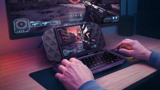 IFA 2026: Acer înghesuie o tastatură sub consola Project DualPlay Mini - schimbă forma din mers, de la consolă portabilă la laptop