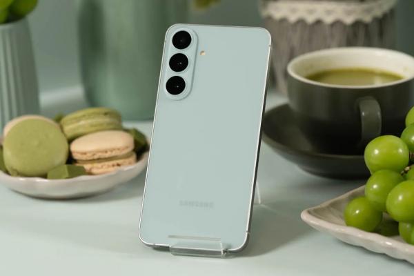Samsung uniformizează Galaxy S26 FE; Smartphone-ul e livrat cu procesor Exynos 2500 la nivel global