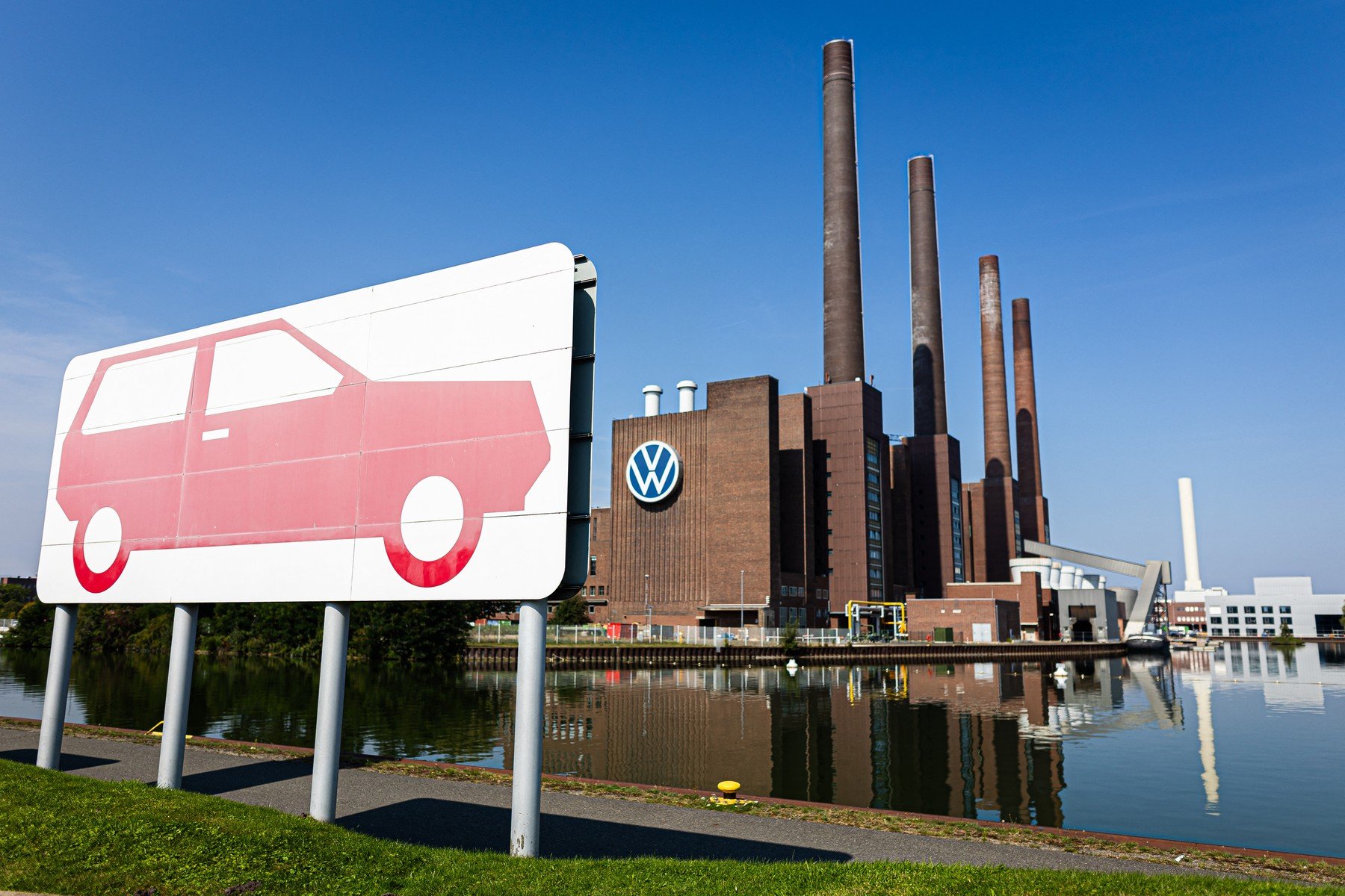 Cinci ore de muncă în plus pentru salvarea unei fabrici Volkswagen?