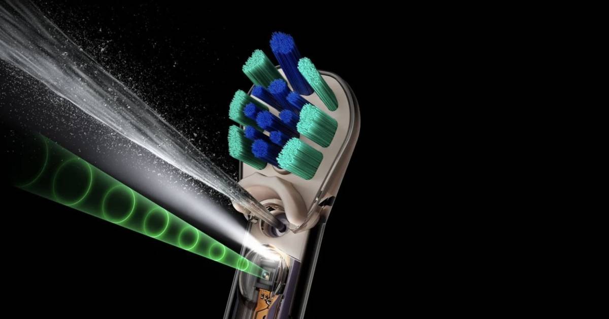 Dyson lansează CameraJet, periuța electrică de 500 de dolari care vede printre dinți și folosește automat jeturi de apă