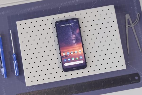 [UPDATE: Actualizarea este disponibilă și în România] HMD Global aduce Android 11 și pe telefonul de buget Nokia 3.2, model lansat în 2019