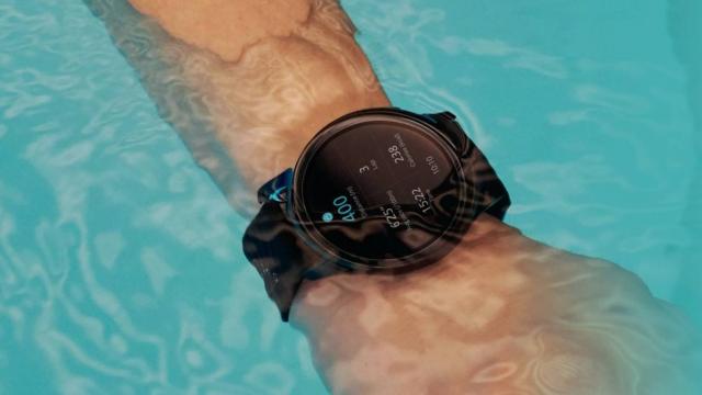 <b>OnePlus Watch debutează drept primul smartwatch al companiei și are ecran OLED, certificare 5ATM + încărcare rapidă</b>Astăzi pe lângă noile flagship-uri OnePlus 9 și OnePlus 9 Pro, cei de la OnePlus au dezvăluit și primul smartwatch din portofoliu. Se numește OnePlus Watch și este un produs născut ca urmare a planului strategic