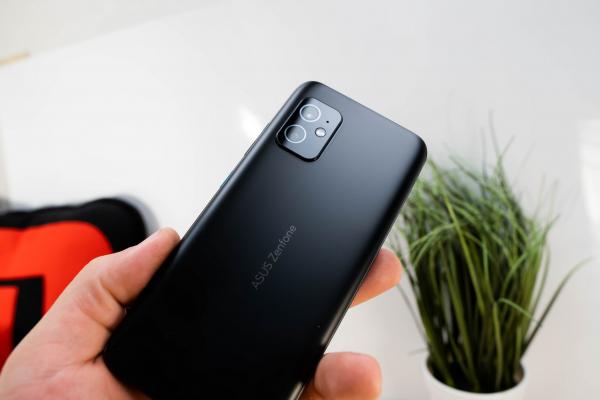 Android 13 sosește în varianta stabilă și finală pe smartphone-urile ASUS Zenfone 8, Zenfone 8 Flip
