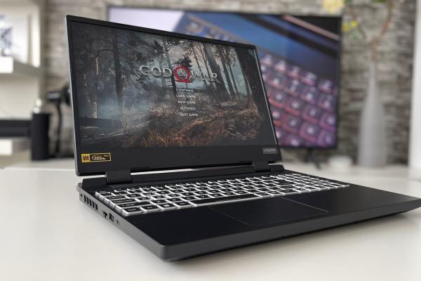 Acer Nitro 5 (AN515-46) Review: Laptop-ul de gaming care îți aduce RayTracing-ul la un click distanță, cu RTX 3070 Ti și jocuri fără cusur chiar și pe Ultra 
