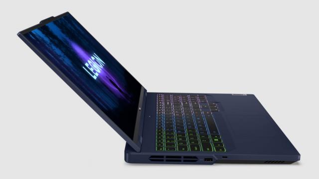 <b>CES 2023: Lenovo Legion Pro 7i şi Pro 5i aduc gaming-ul pe laptop în epoca Core i9 Gen 13 şi RTX 4090</b>Lenovo şi-a actualizat laptopurile din seria de gaming Legion cu cele mai noi procesoare şi plăci grafice, cu ocazia CES 2023. La show-ul tech din SUA, Las Vegas au apărut laptopurile Legion Pro 7i şi Legion Pro 5i. Acestea sunt laptopuri 