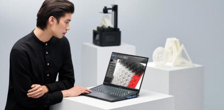 <b>CES 2023: ASUS a optat pentru ceramică în cazul laptopul-ului ZenBook 14X OLED; Sosesc şi Pro 14 OLED, ZenBook 14 Flip OLED</b>ASUS a adus la CES 2023 şi noi versiuni ale popularelor sale laptopuri ZenBook, în versiunea cu ecran OLED. De altfel ZenBook Pro 14 OLED nu a mai primit un upgrade din 2021, dar acum a venit momentul. ASUS a optat pentru 