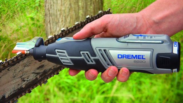 <b>E LUNI e AMAZON: Azi vă recomandăm Dremel 8220 - Unealtă multifuncțională cu 65 de accesorii incluse pentru tăiere, cioplire, găurire, gravare și șlefuire</b>Revine astăzi și seria „E LUNI e AMAZON”, cu un nou episod în care vă recomandăm un gadget inedit de pe Amazon DE. De această dată e vorba despre Dreamer 8220 în variantă Platin Edition. Este o unealtă pentru tăiere, cioplire, găurire, gravare