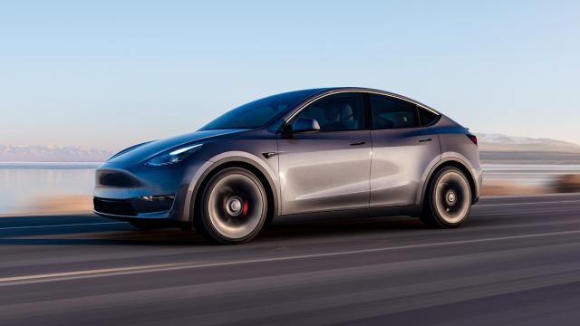 <b>Tesla scade prețurile mașinilor electrice cu până la 20%, inclusiv în România</b>Când vine vorba de mașini electrice, cu siguranță Tesla este una dintre companiile la care ne gândim instant. Chiar dacă prețurile par mari pentru mulți, avem norocul de a beneficia și de Rabla Plus în România, sumele de comercializare scăzând chiar