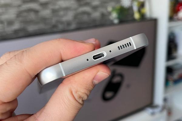 Samsung Galaxy S23 FE 5G: Baterie cu câteva ore în plus de autonomie faţă de S21 FE