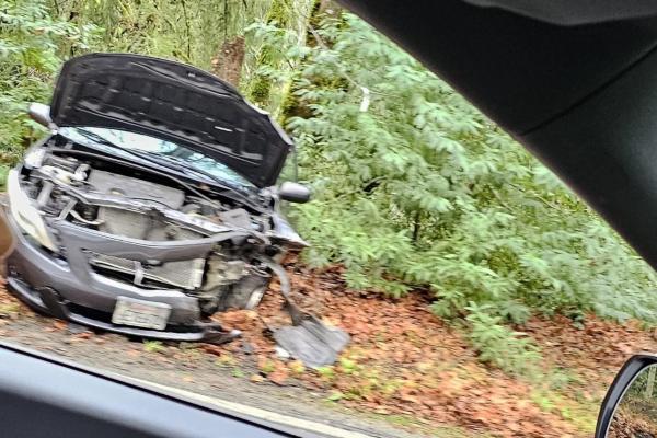 Un posesor de Cybertruck a avut un accident cu o Toyota Corolla