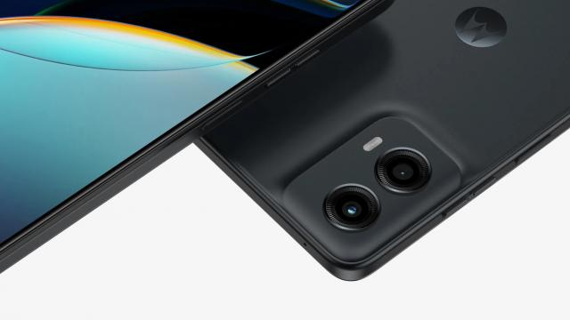 <b>Motorola Moto G 5G (2024) apare în randări, cu design nou pentru camera foto din spate</b>Motorola pregătește lansarea telefoanelor din 2024, iar printre acestea se va număra și Moto G 5G (2024), care astăzi ni se arată la față prin intermediul unor randări realizate de OnLeaks în colaborare cu MySmartPrice