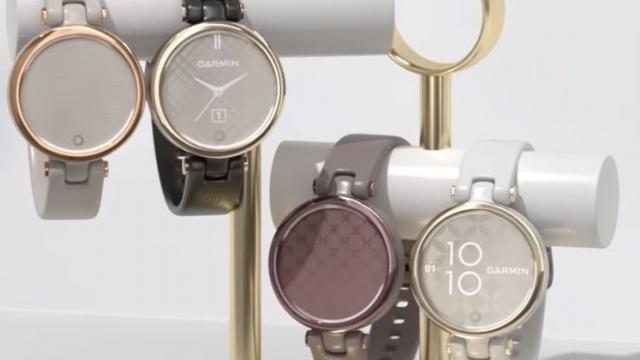 <b>Garmin Lily 2 apare la orizont! Smartwatch cu design elegant, orientat spre publicul feminin; Cât va costa?</b>Târgul tehnologic CES 2024 urmează să înceapă curând și mă gândesc că vor debuta și smartwatch-uri interesante în cadrul acestuia. Azi avem parte de un leak legat de un smartwatch orientat spre publicul feminin de la Garmin. E vorba despre un model Lily 2