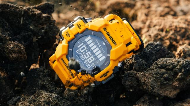 <b>Casio prezintă seria de smartwatch-uri G-Shock RANGEMAN: Design robust, GPS, încărcare solară, pentru aventuri outdoor</b>Casio a anunțat o nouă serie de smartwatch-uri numită RANGEMAN. Sub acest lineup sosesc modelele GPRH1000-9 și GPRH1000-1, dedicate aventurierilor. Au parte de design robust, GPS, încărcare solară și vin în două nuanțe atractive. Mai jos avem