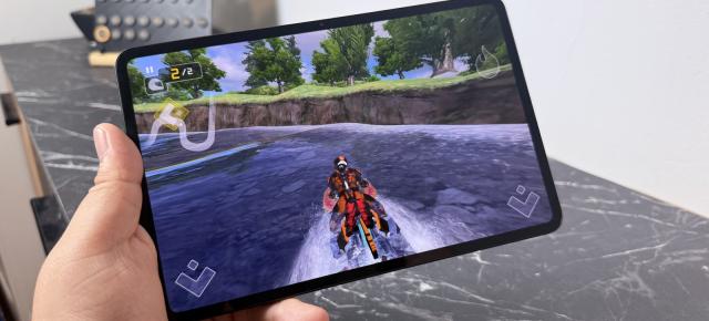 REDMAGIC Astra 2: Display OLED de 185Hz, luminozitate impresionantă și diagonală compactă pentru gaming