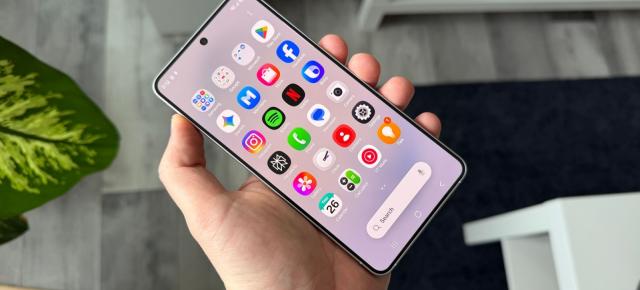 Samsung Display începe producția panourilor AMOLED pentru seria Galaxy S27, semn că design-ul a fost finalizat