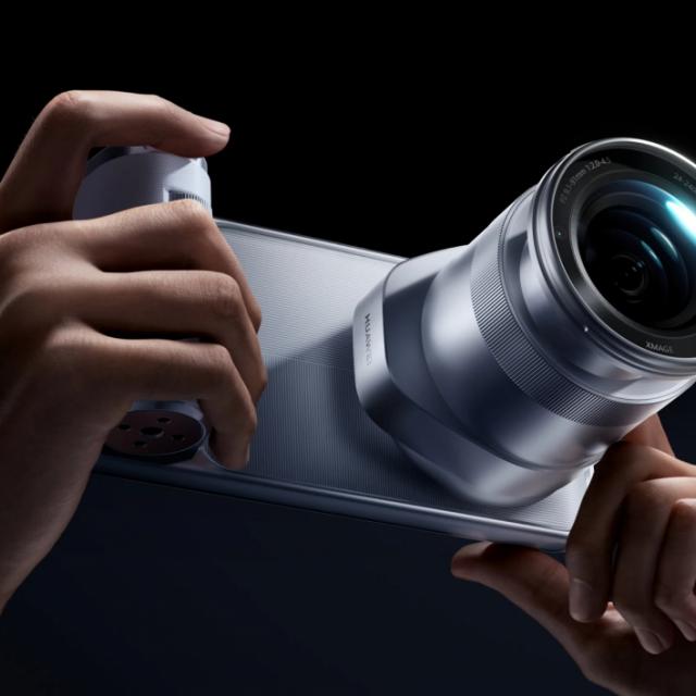 Huawei Mate 90 Pro Max debutează cu ecran ultra-luminos și cameră periscop de 200 MP