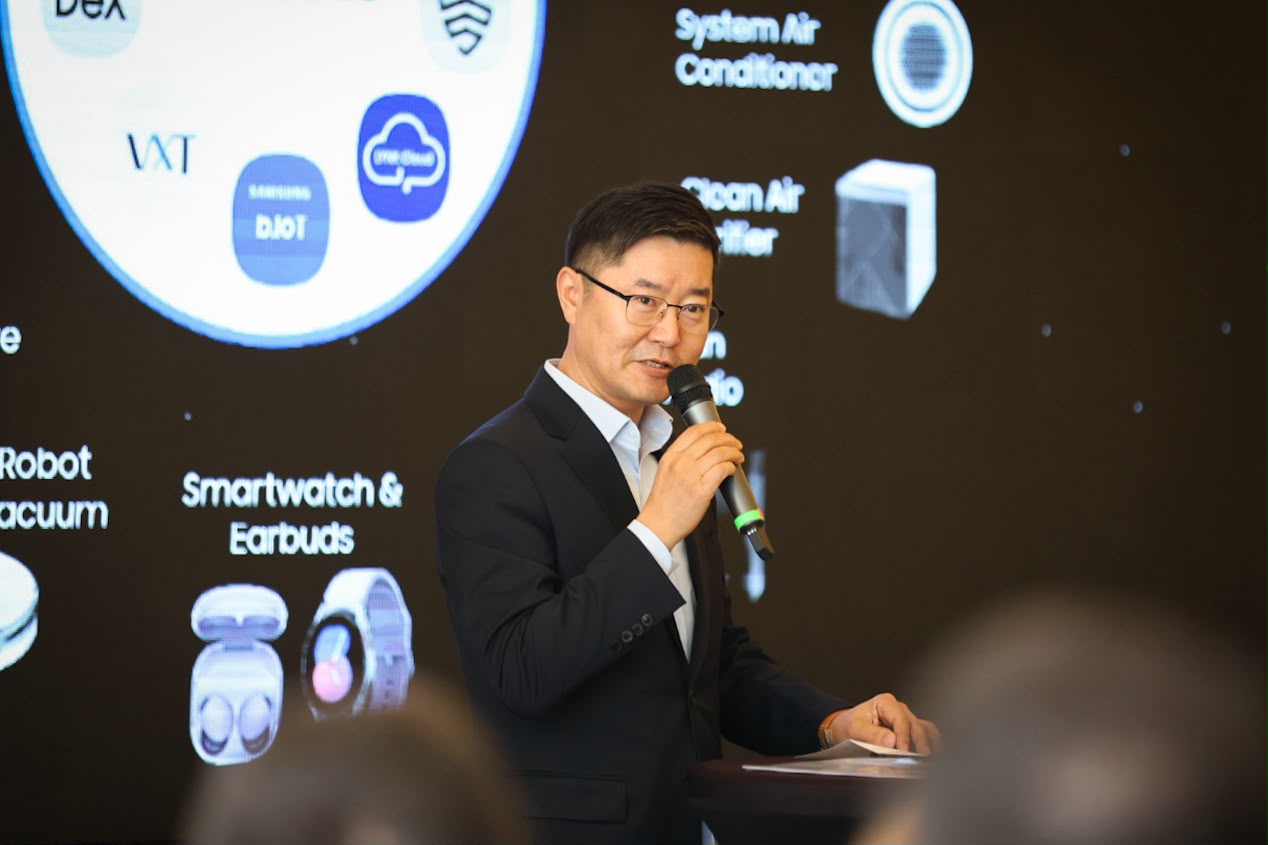 Samsung intră mai adânc în infrastructura companiilor: „One Samsung” leagă ecranele, telefoanele și climatizarea