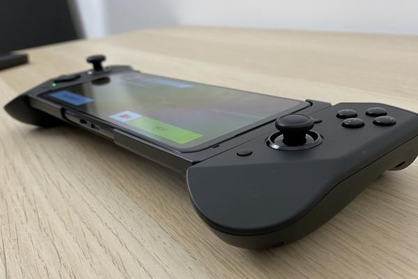 Primele impresii despre accesoriile lui ROG Phone 5: ROG Kunai 3, AeroActive Cooler 5, căşti ROG Cetra II Core