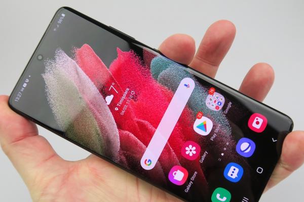 Samsung Galaxy S21 Ultra 5G: Display excelent calibrat, la consum şi luminozitate, culori