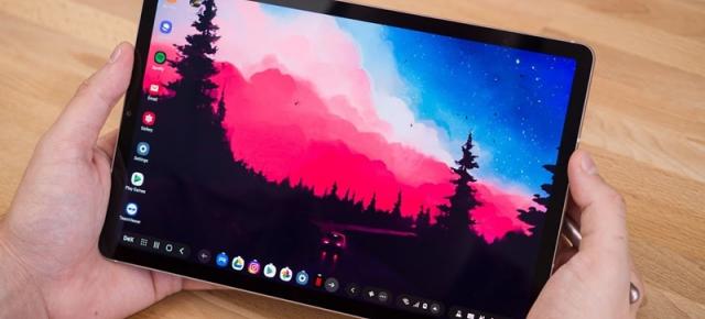 Posesorii de Samsung Galaxy Tab S6 Lite au parte de o surpriză odată cu actualizare la One UI 3.1; Tableta primește DeX Mode oficial