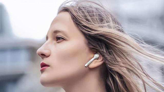 <b>Încă un rival Apple AirPods Pro de la Huawei: Honor Magic Earbuds costă 99 euro şi vine cu ANC hibrid</b>Încă o zi şi încă o pereche de căşti de la Huawei, sau mai bine zis de la sub brandul Honor. E vorba despre modelul Honor Magic Earbuds, care tocmai a ajuns în Europa şi costă 99.90 euro. Vine cu anulare hibrid 