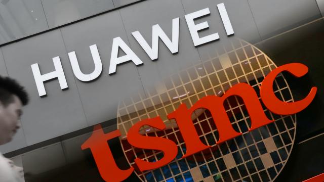 <b>TSMC nu mai acceptă comenzi noi de la Huawei după interdicţia SUA</b>Inevitabilul s-a petrecut azi şi săptămâna începe cu o veste rea pentru Huawei: TSMC nu mai accepta comenzi de cipuri de la această companie. Totul se trage de la noi măsuri draconice impuse de americani, care interzic chiar 