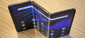 Primul telefon Samsung cu baterie Siliciu-Carbon (Si/C) ar putea fi triplu-pliabilul Galaxy W