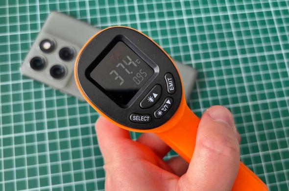 Motorola edge 60 Pro - Test termic: Temperatura benchmark (1).jpg