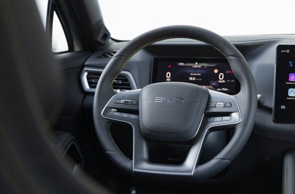 ATTO 2 - SUV compact, accesibil și urban: Atto 2_Hiking green_interior_1.jpg