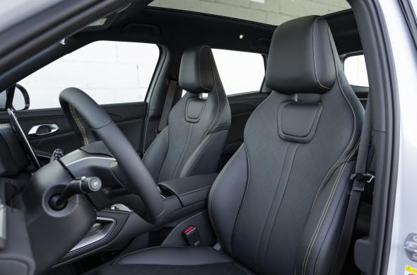 ATTO 2 - SUV compact, accesibil și urban: Atto 2_Hiking green_interior_23.jpg